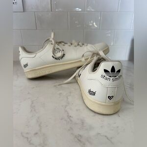 Adidas STAN SMITH X ANDRÉ SARAIVA "The Worlds Need Love" -Size 9.5